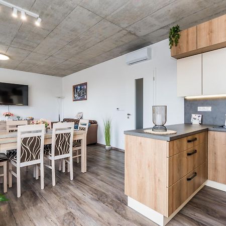 Perla Hradce 401 Apartman Hradec Králové Kültér fotó