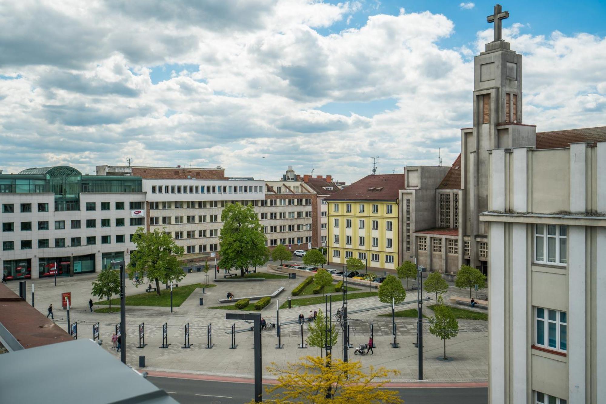 Perla Hradce 401 Apartman Hradec Králové Kültér fotó